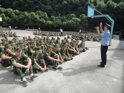 学生军训风采